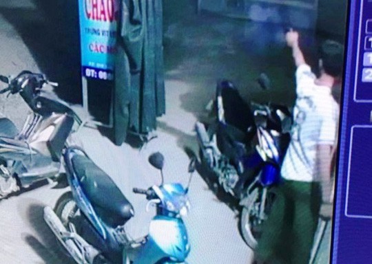 Trưởng công an xã tham gia ẩu đả, rồi nổ súng giải tán đám đông