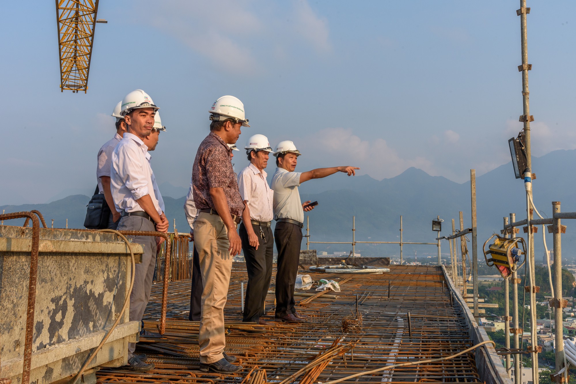 Cất nóc khu phức hợp cao nhất quận Liên Chiểu
