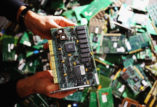 Chuyên gia bảo mật cũng phải khen chip gián điệp Trung Quốc