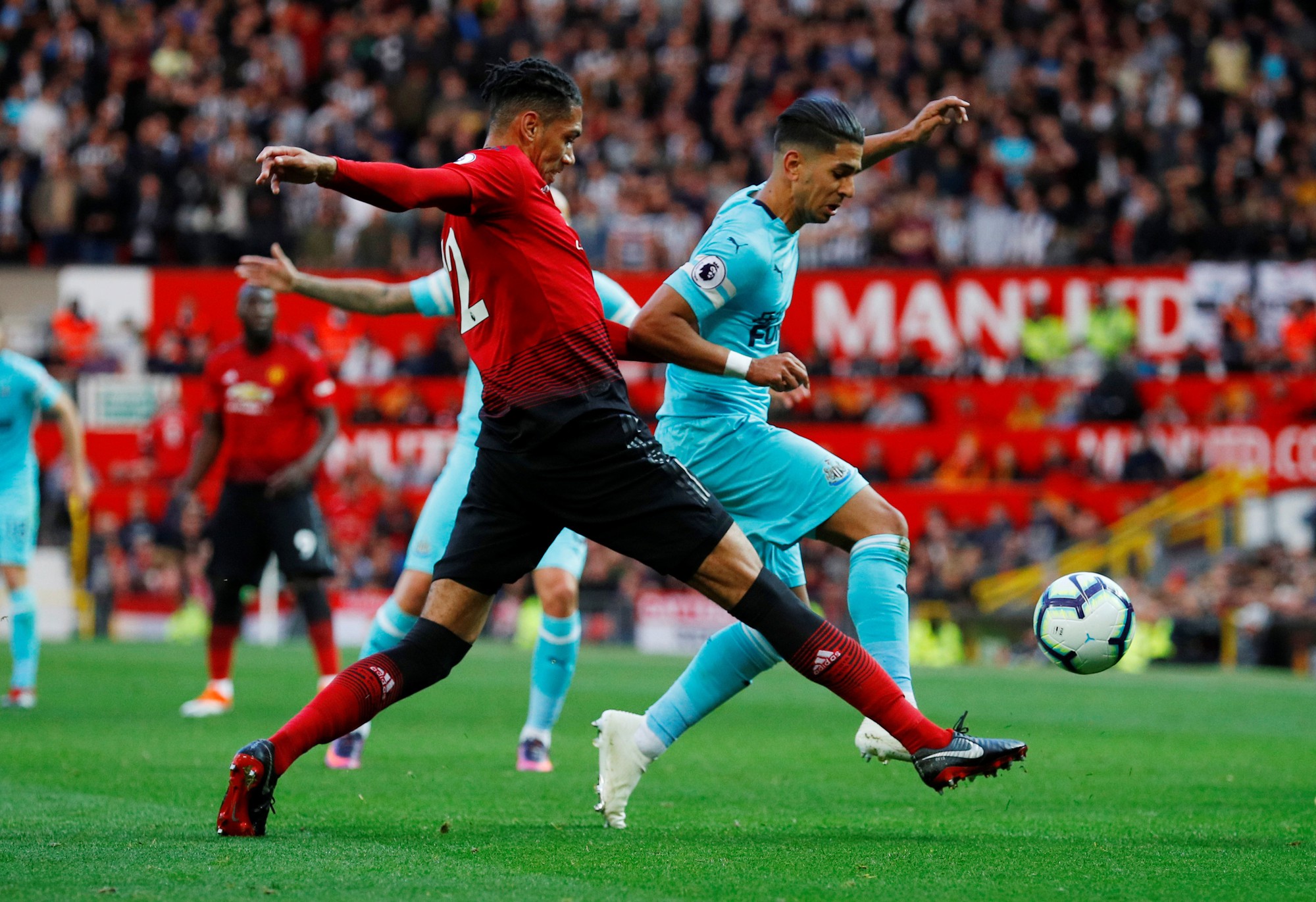 Kịch t&iacute;nh vỡ o&agrave;, Man United ngược d&ograve;ng hạ Newcastle tại Old Trafford - Ảnh 2.