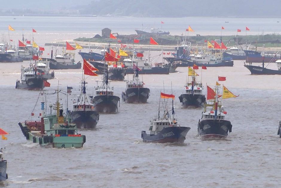 "Siêu tàu" Trung Quốc vét sạch cá thế giới