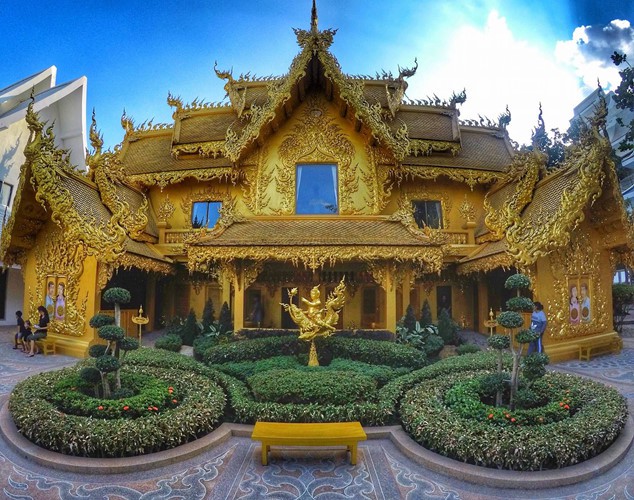 Ngỡ ngàng nhà vệ sinh có kiến trúc cầu kỳ như cung điện - Ảnh 3.