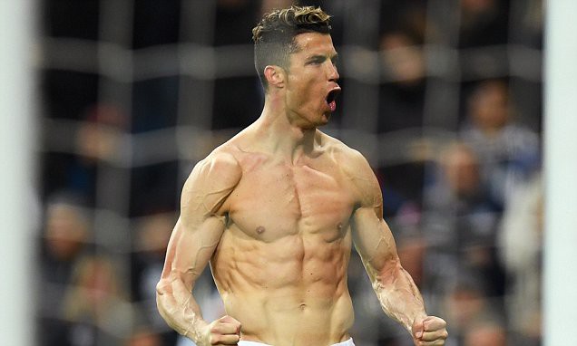 Người tố cưỡng hiếp khen “bản lĩnh phái mạnh” của Ronaldo