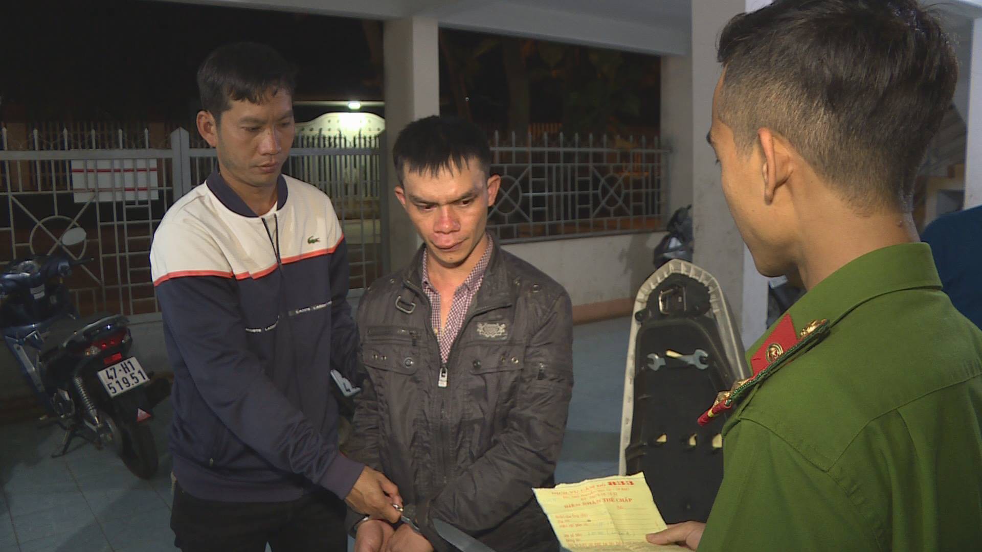 Bắt đối tượng gây ra 6 vụ cướp giật trong vòng chưa đầy 1 tuần - Ảnh 3.