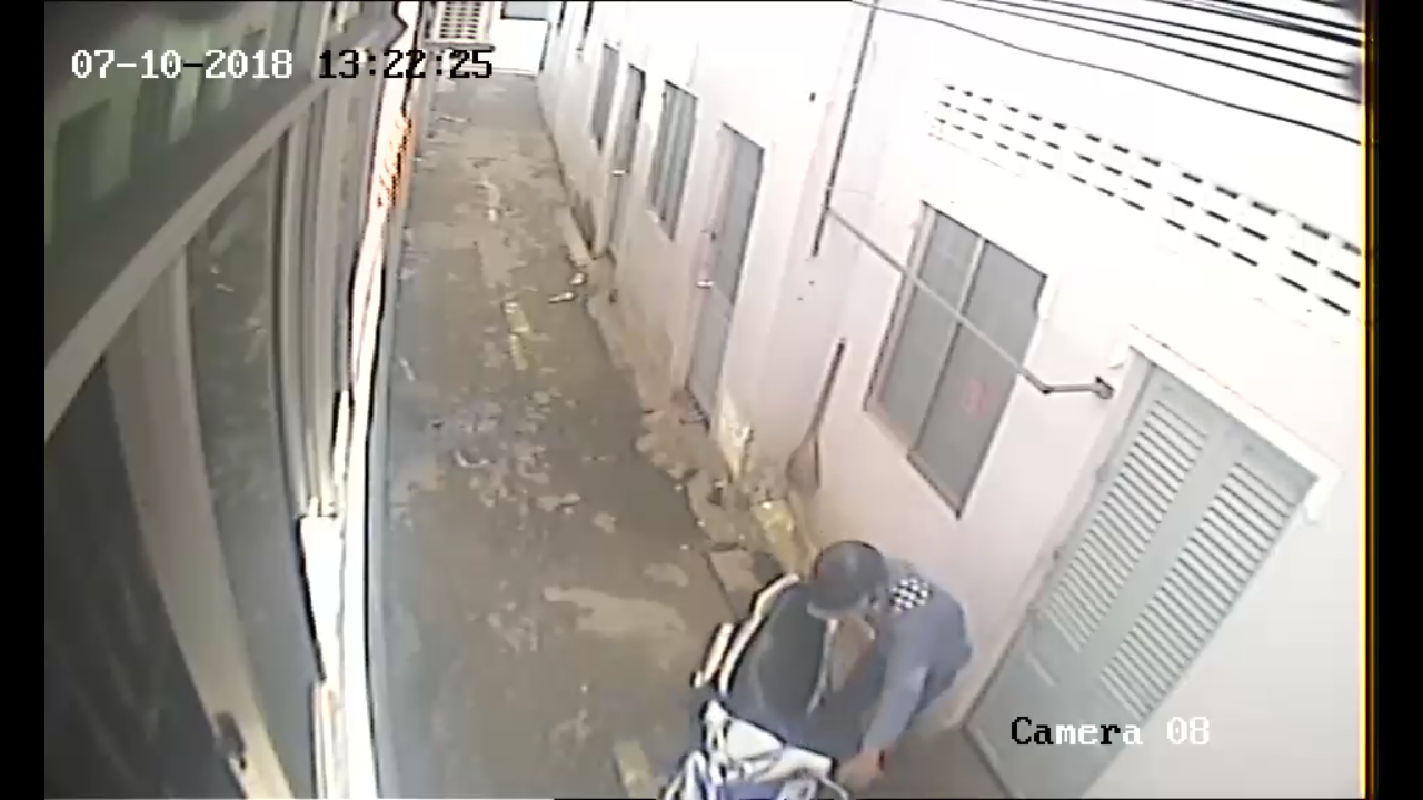 Clip: Hai tên trộm táo tợn vào khu nhà trọ trộm xe máy Exciter