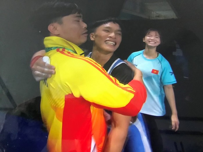 Ng&ocirc; Sơn Đỉnh gi&agrave;nh HCV cử tạ Olympic trẻ 2018 - Ảnh 2.