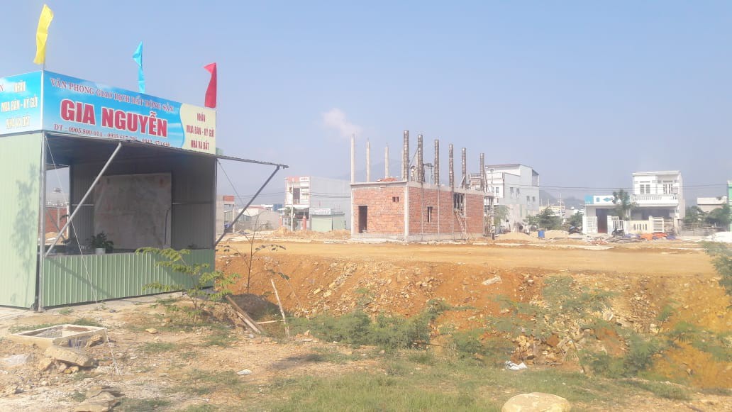 Đ&agrave; Nẵng: Gi&aacute; đất nền ở H&ograve;a Li&ecirc;n sốt bất thường, người mua đ&ocirc;ng như đi chợ - Ảnh 5.