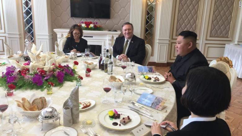 Triều Tiên đổi giọng "tuyệt vời" khi ngoại trưởng Mỹ gặp ông Kim Jong-un