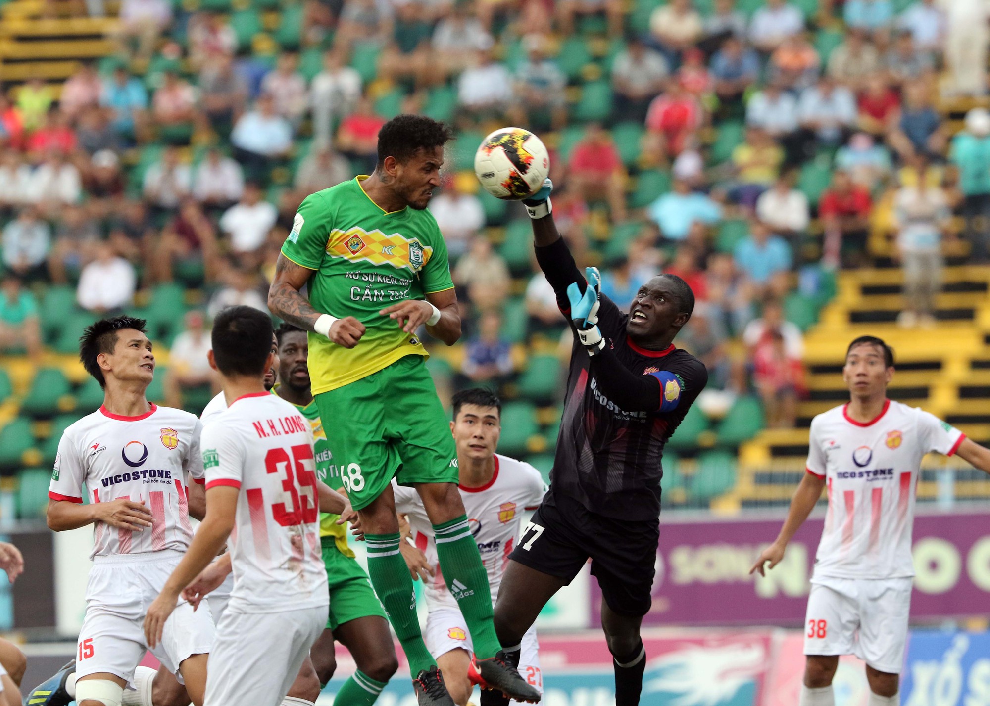 Đẩy XSKT Cần Thơ rớt hạng, Nam Định gi&agrave;nh suất tranh v&eacute; vớt V-League 2019 - Ảnh 4.