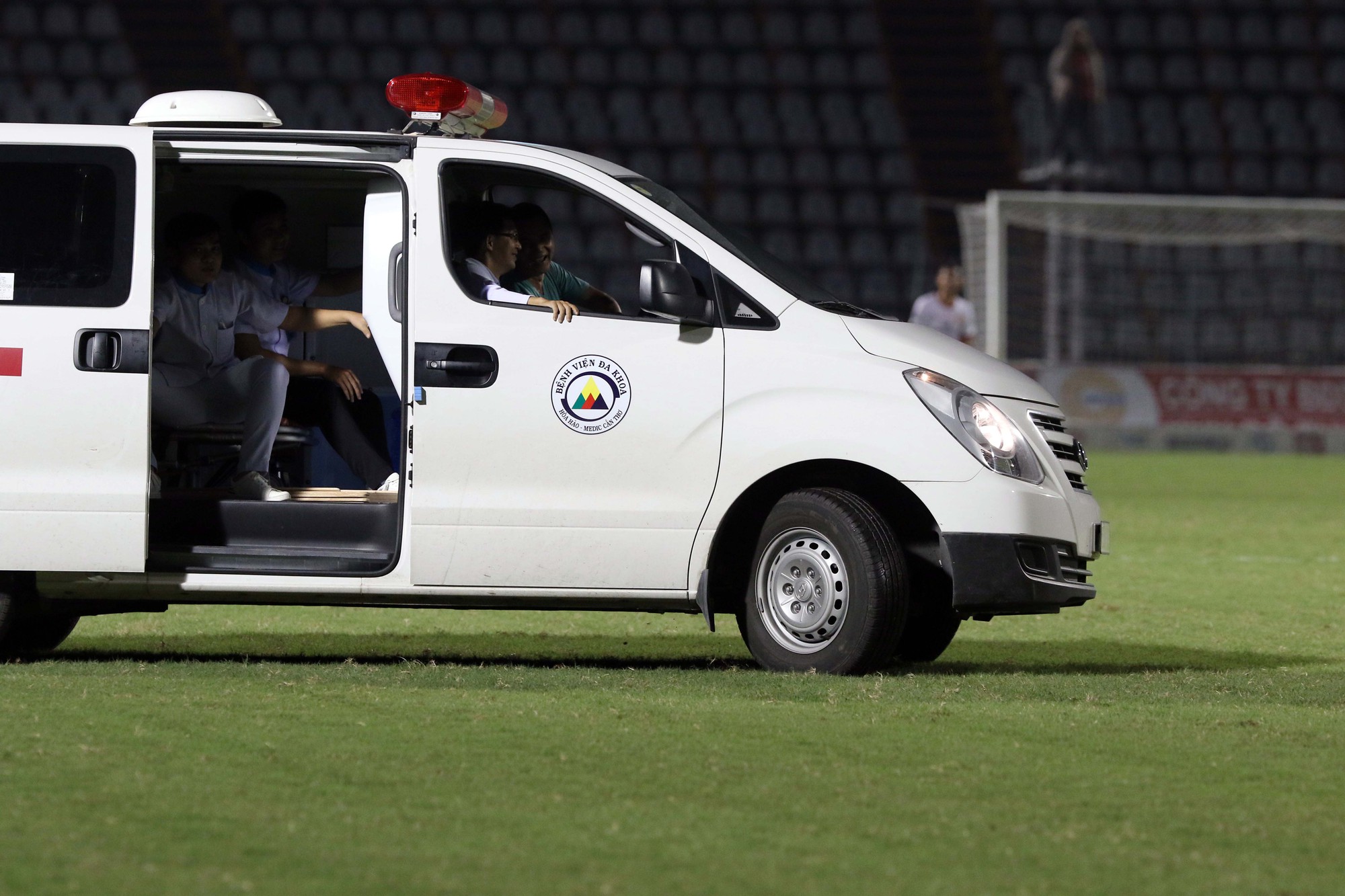 Đẩy XSKT Cần Thơ rớt hạng, Nam Định gi&agrave;nh suất tranh v&eacute; vớt V-League 2019 - Ảnh 7.