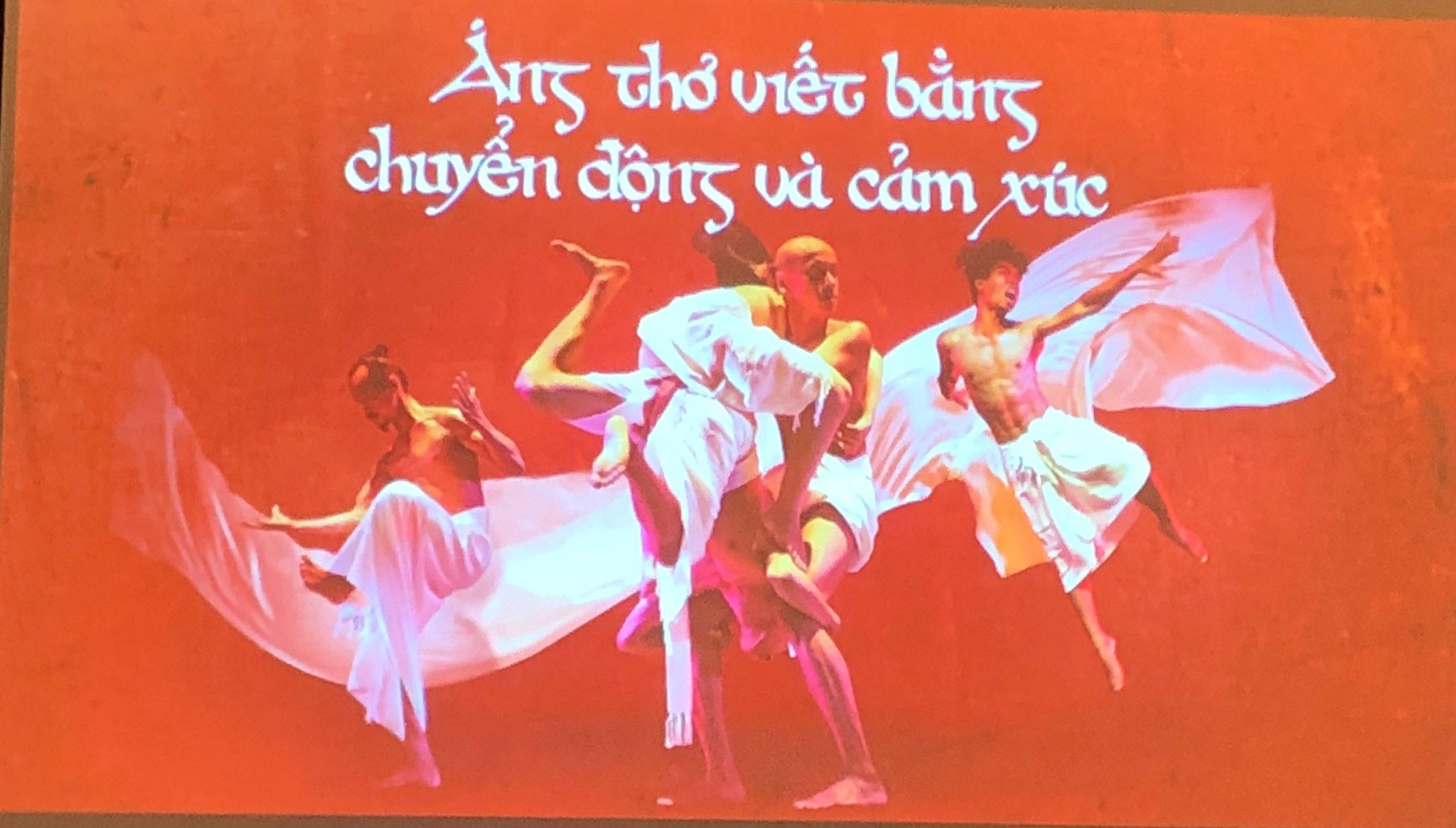 "À ố show" cán mốc sô diễn thứ 200