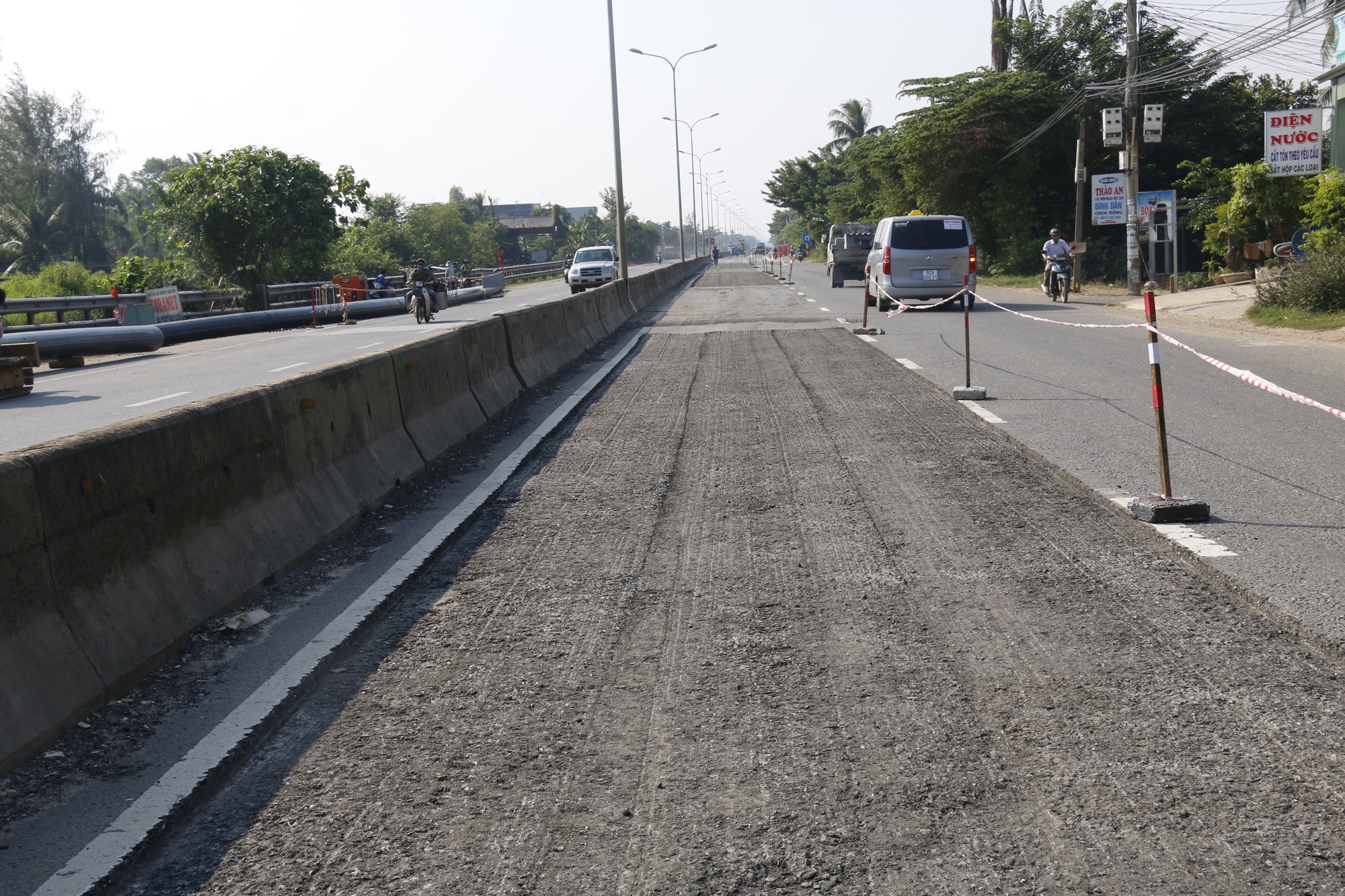 Cận cảnh v&aacute; v&iacute;u quốc lộ ng&agrave;n tỉ ở Quảng Nam - Ảnh 5.