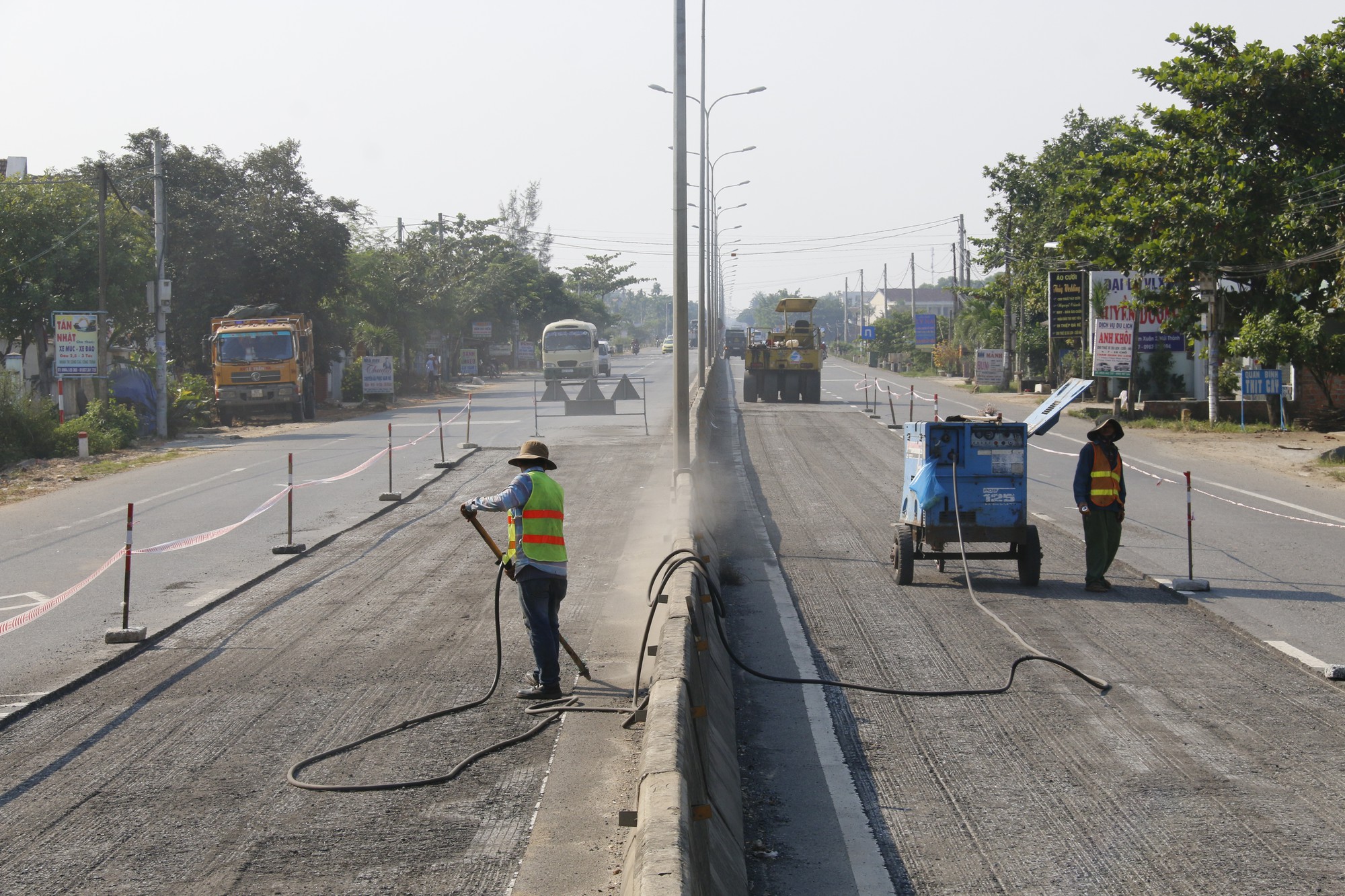Cận cảnh v&aacute; v&iacute;u quốc lộ ng&agrave;n tỉ ở Quảng Nam - Ảnh 3.