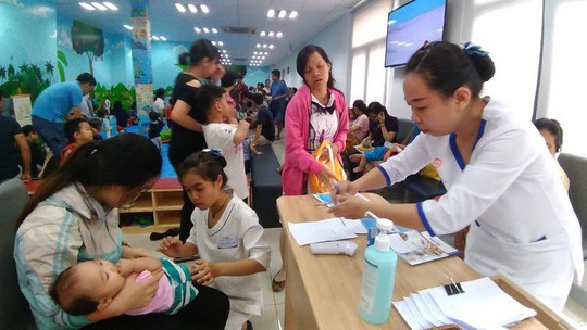 Dịch tay chân miệng, sốt xuất huyết còn kéo dài đến tháng 11