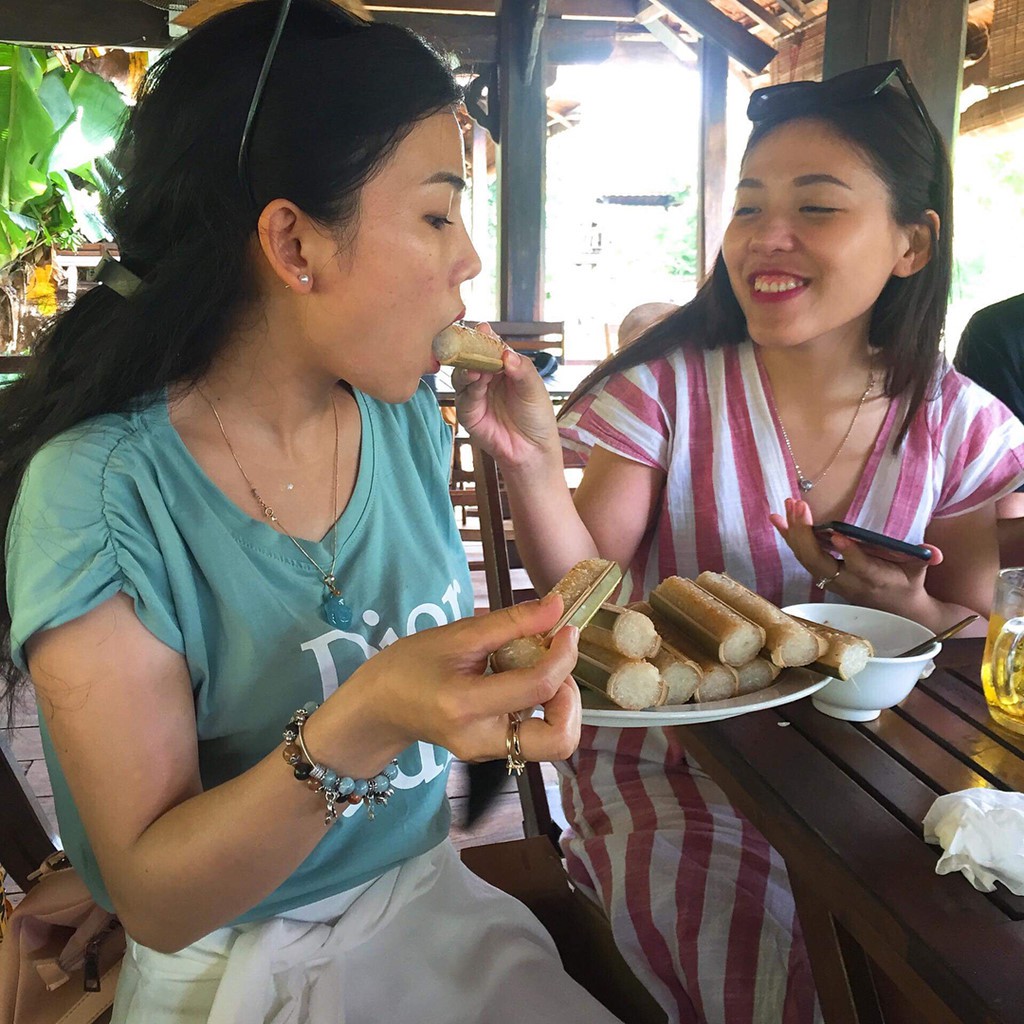 Lẩu cá hồi, rau mầm đá hấp dẫn du khách đến Sa Pa mùa này - Ảnh 10.
