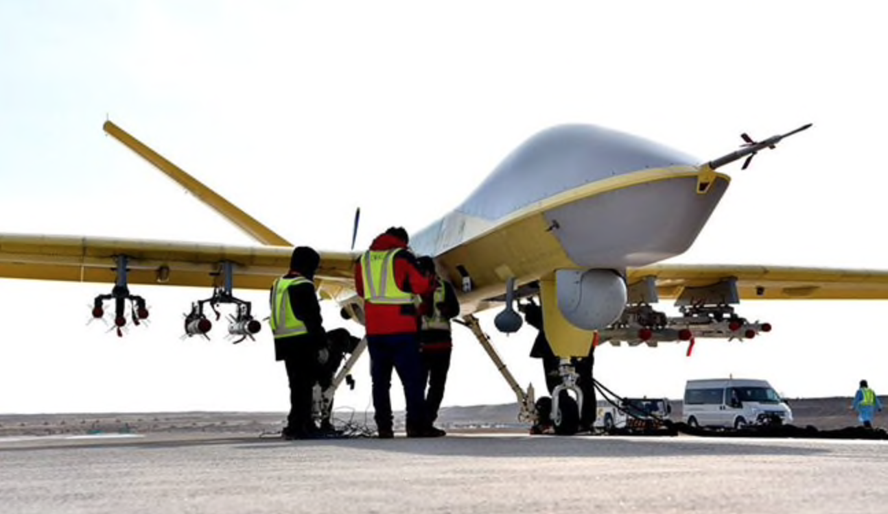 Ấn Độ vừa mua tên lửa Nga, Trung Quốc bán ngay UAV cho Pakistan