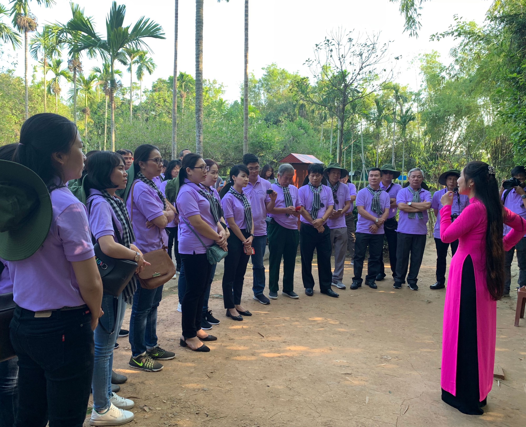 Chuyến về nguồn ý nghĩa của đoàn Tuyên giáo - Báo chí TP HCM