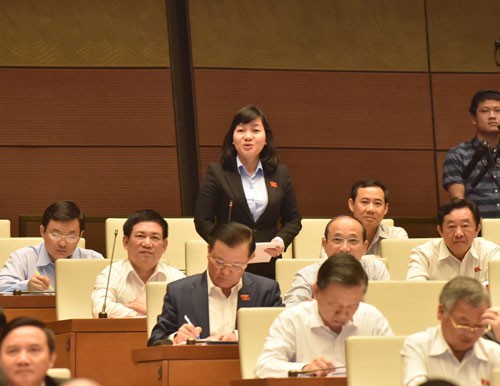 Bỏ ngỏ nhiều vấn đề nóng