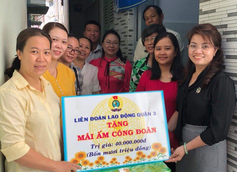Trao Mái ấm Công đoàn cho CNVC-LĐ khó khăn