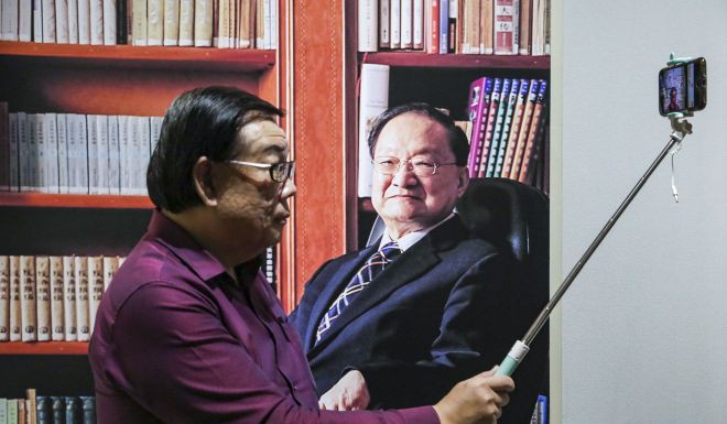 Tang lễ nhà văn Kim Dung được tổ chức riêng tư theo di chúc