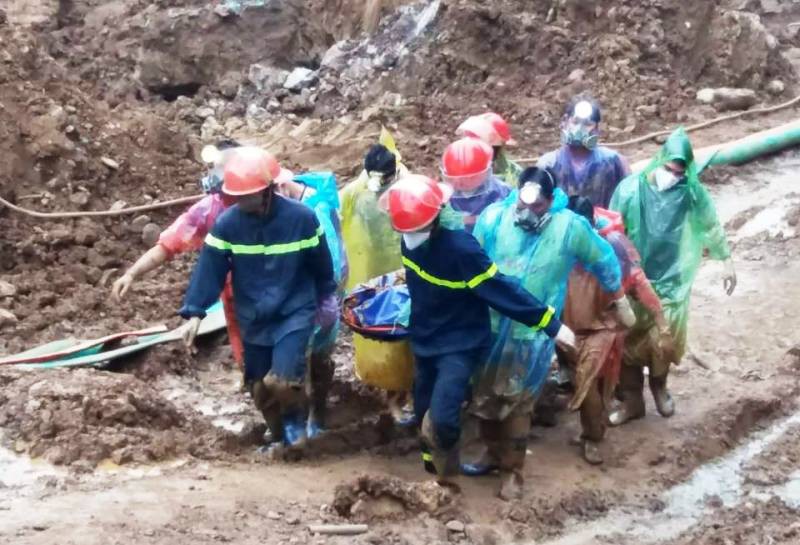 Vụ 2 phu vàng mắc kẹt: Tìm thấy 1 thi thể sau 7 ngày tìm kiếm