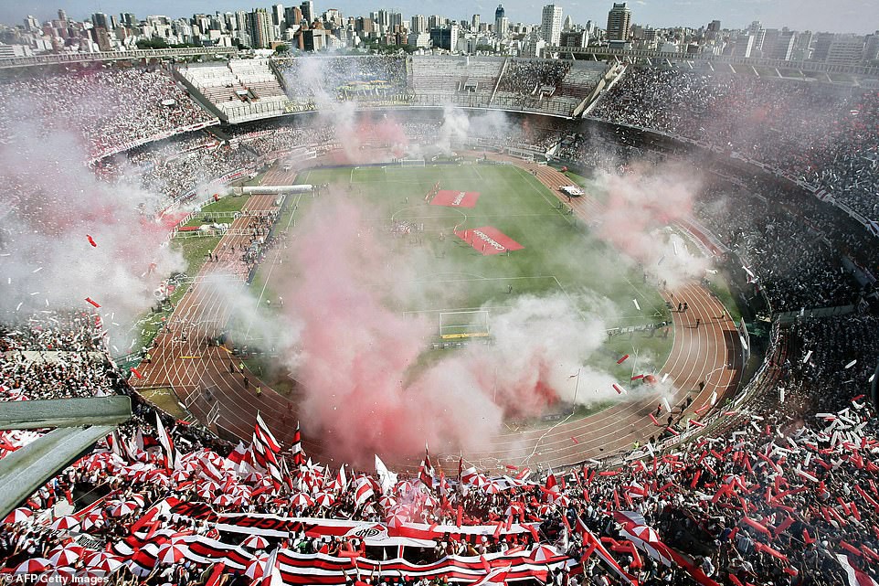 Si&ecirc;u kinh điển Boca Juniors - River Plate lấn &aacute;t derby Manchester - Ảnh 7.