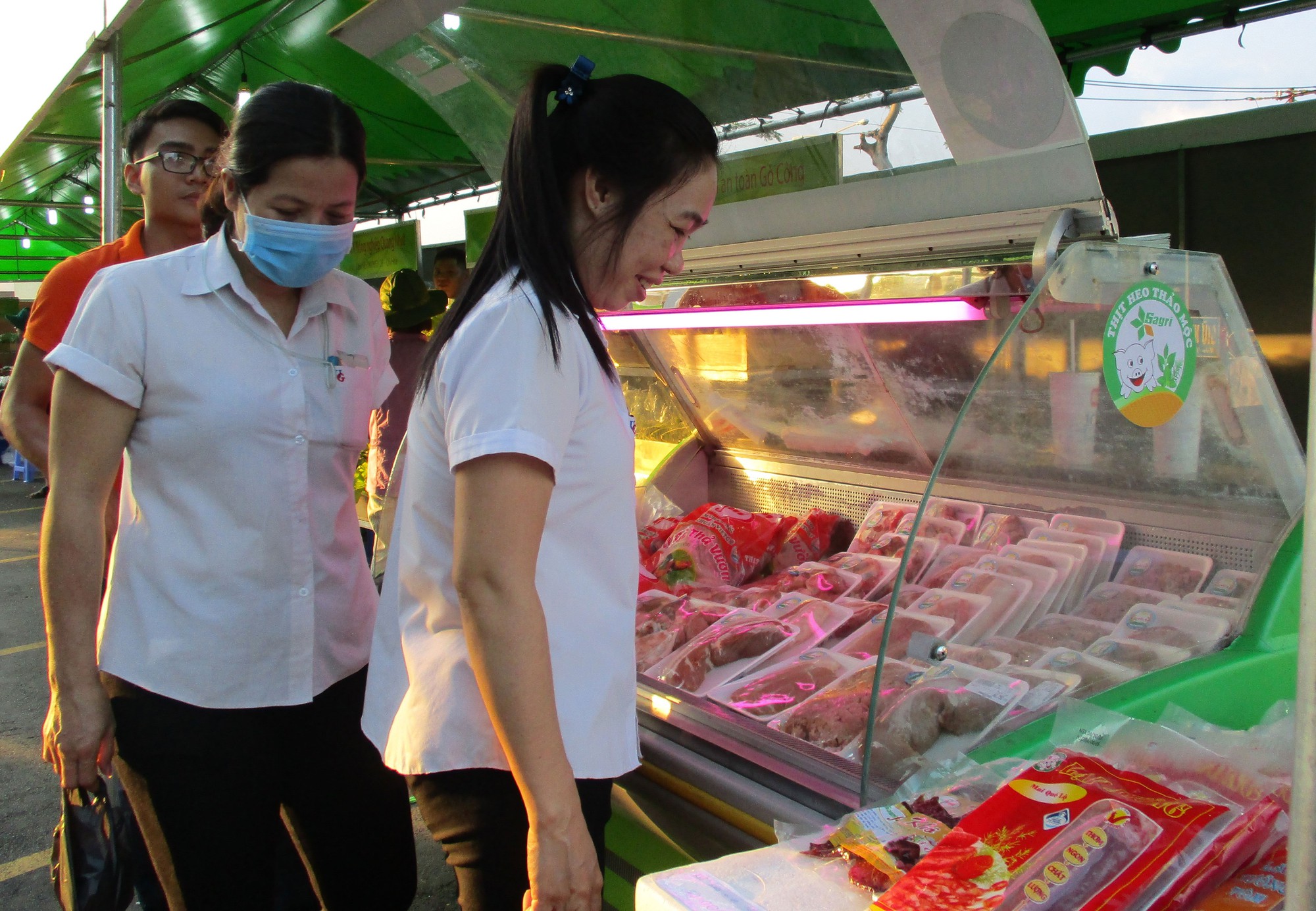 Mòn mỏi chờ thịt hữu cơ