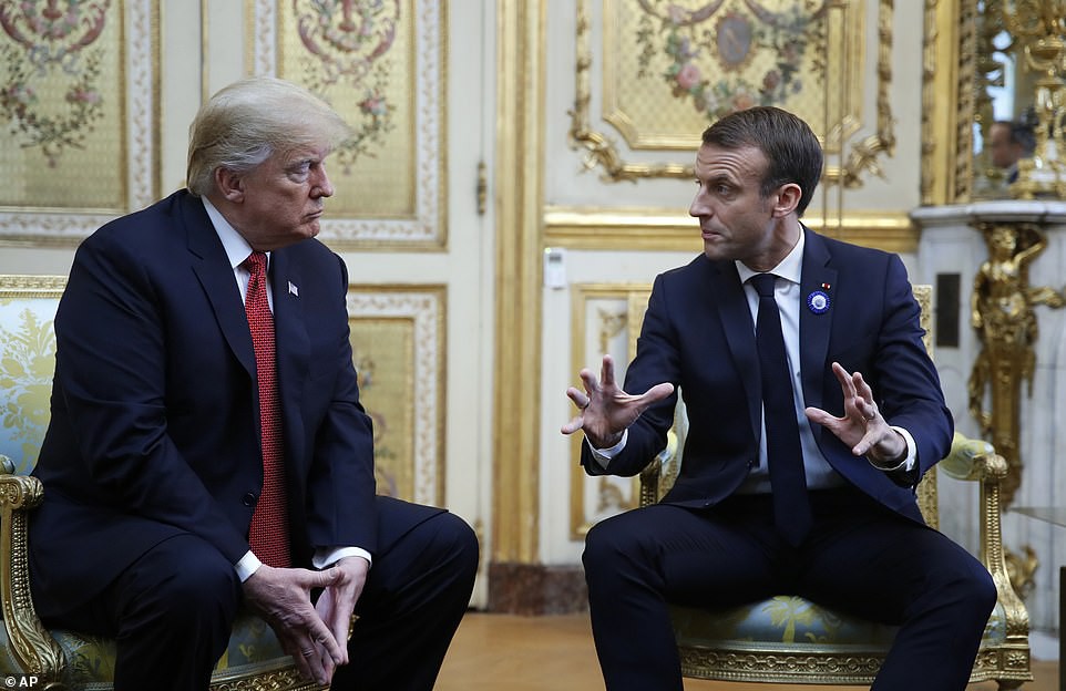 Giải mã phản ứng của ông Trump khi ông Macron vỗ đầu gối - Ảnh 5.