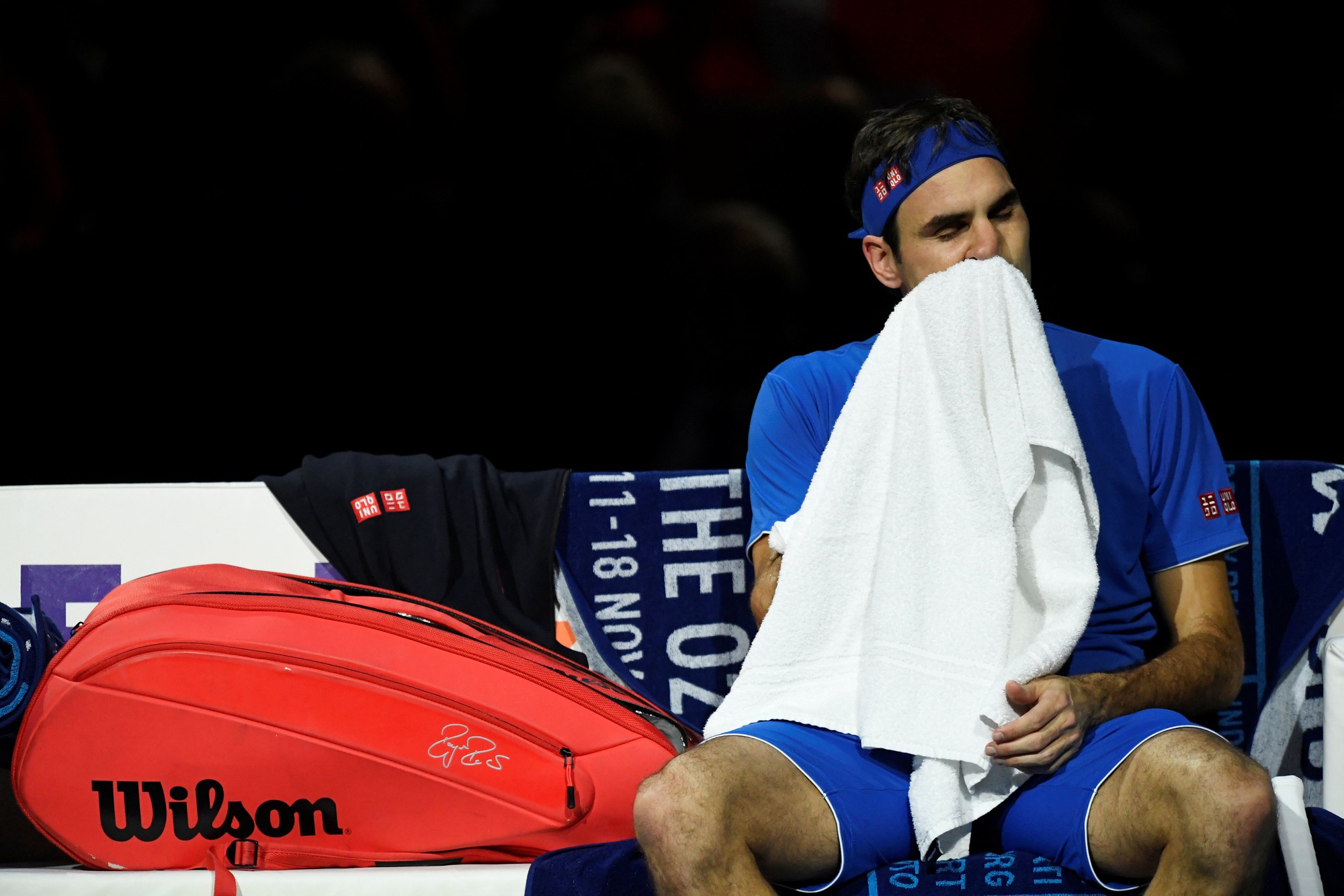 Thua Nishikori, Federer lần đầu gắt gỏng ph&agrave;n n&agrave;n trọng t&agrave;i - Ảnh 5.