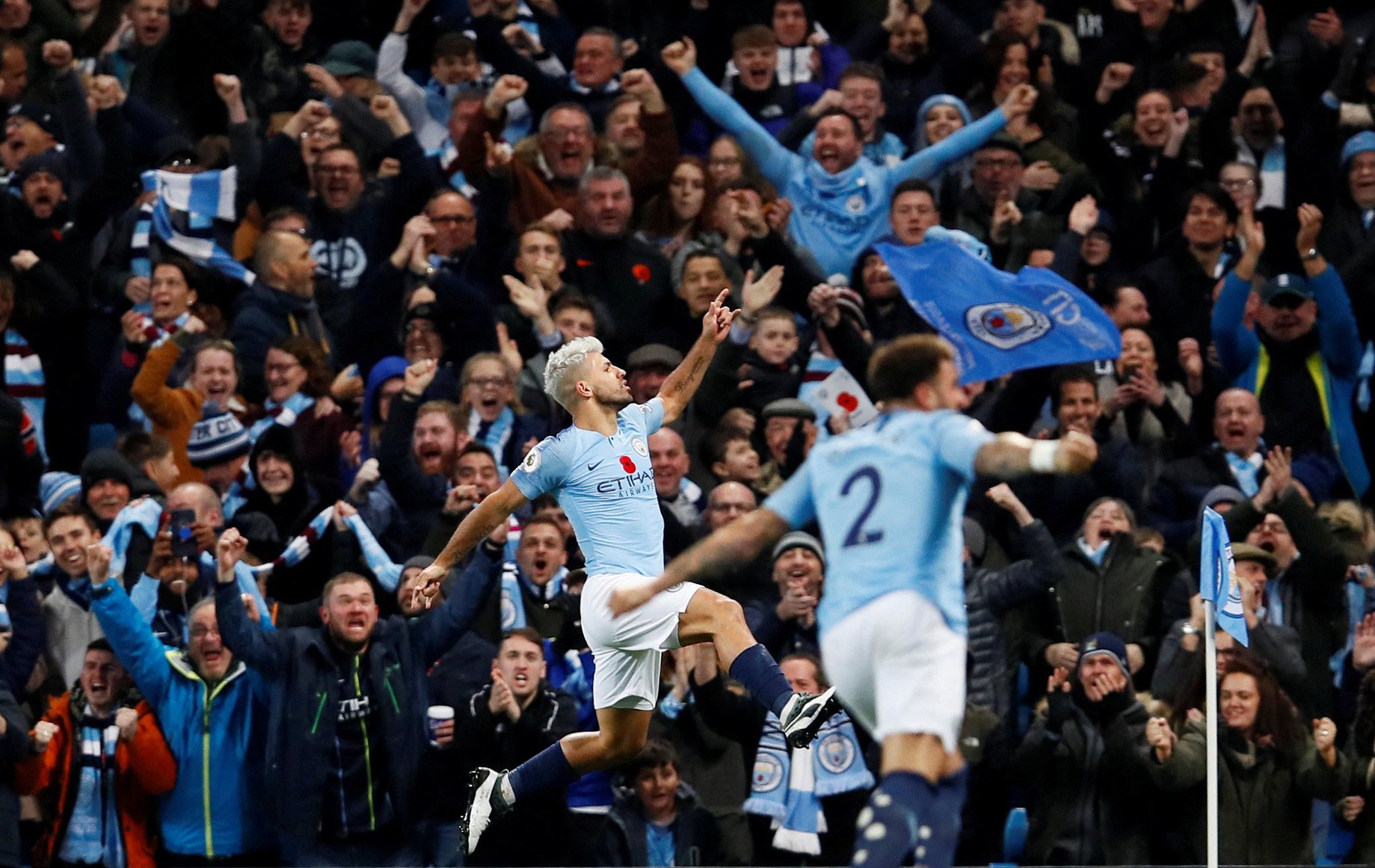 Truyền th&ocirc;ng Anh tổng c&ocirc;ng k&iacute;ch Man United sau thất bại trận derby - Ảnh 4.