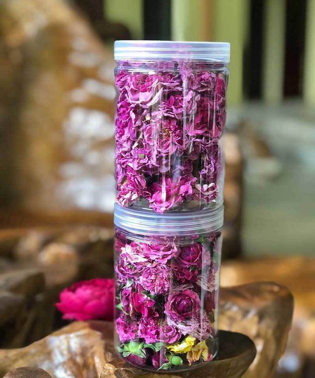 Trà hoa hồng nguyên bông 10 triệu đồng/kg, làm ra không đủ bán - Ảnh 5.