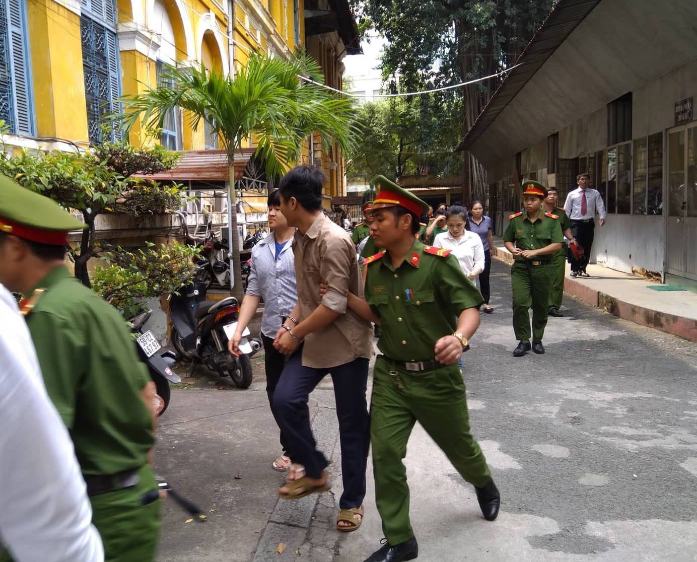 Ông mai người Trung Quốc bị... bẫy!