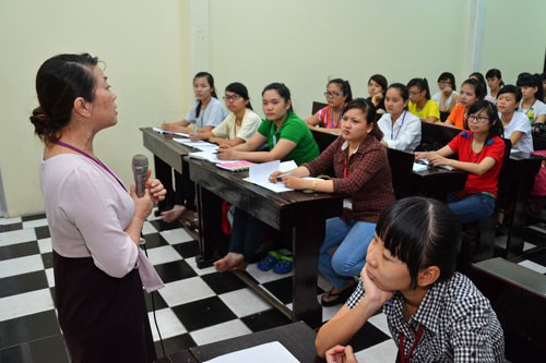 "Giành giật" giảng viên