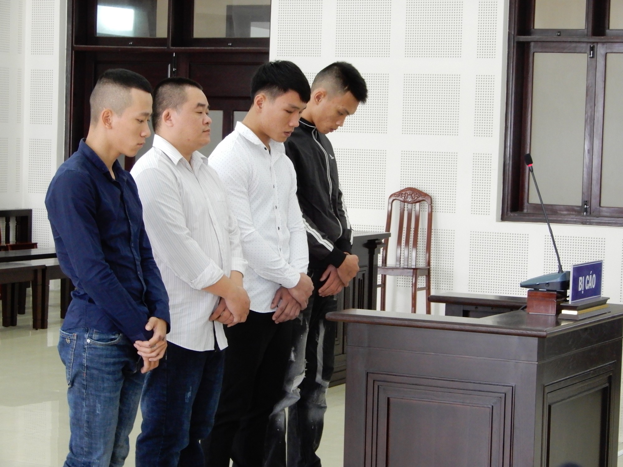 Chỉ vì bênh bạn gái, nam thanh niên vào tù vì đâm chết người