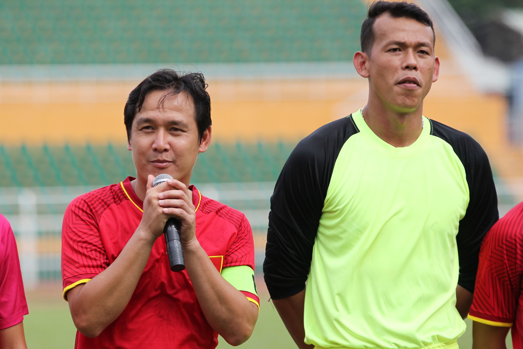 Những nh&agrave; v&ocirc; địch AFF Cup 2008 t&aacute;i ngộ tại s&acirc;n Thống Nhất - Ảnh 4.