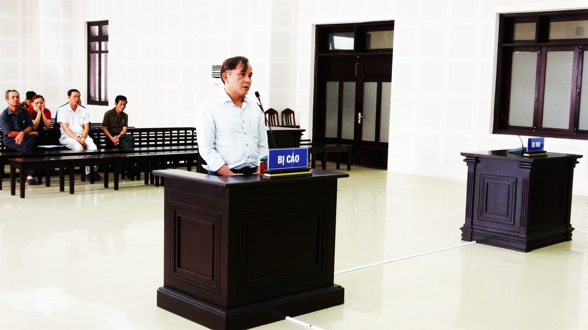 Giả quyết định của lãnh đạo Đà Nẵng rồi chiếm đoạt hàng tỉ đồng
