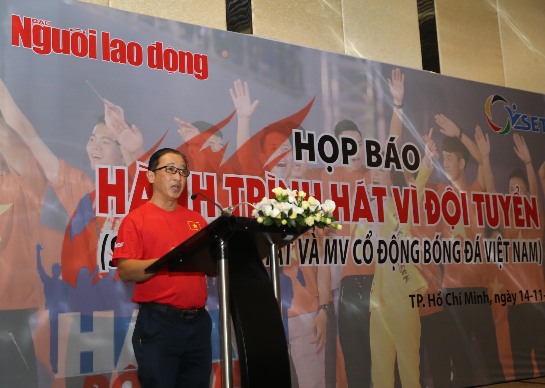 H&agrave;nh tr&igrave;nh h&aacute;t v&igrave; đội tuyển được hưởng ứng mạnh mẽ ngay buổi ph&aacute;t động - Ảnh 2.