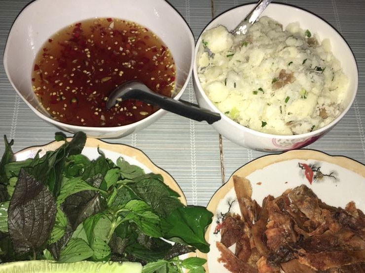 Khoai mì quết mỡ hành, thời nay khó kiếm - Ảnh 1.