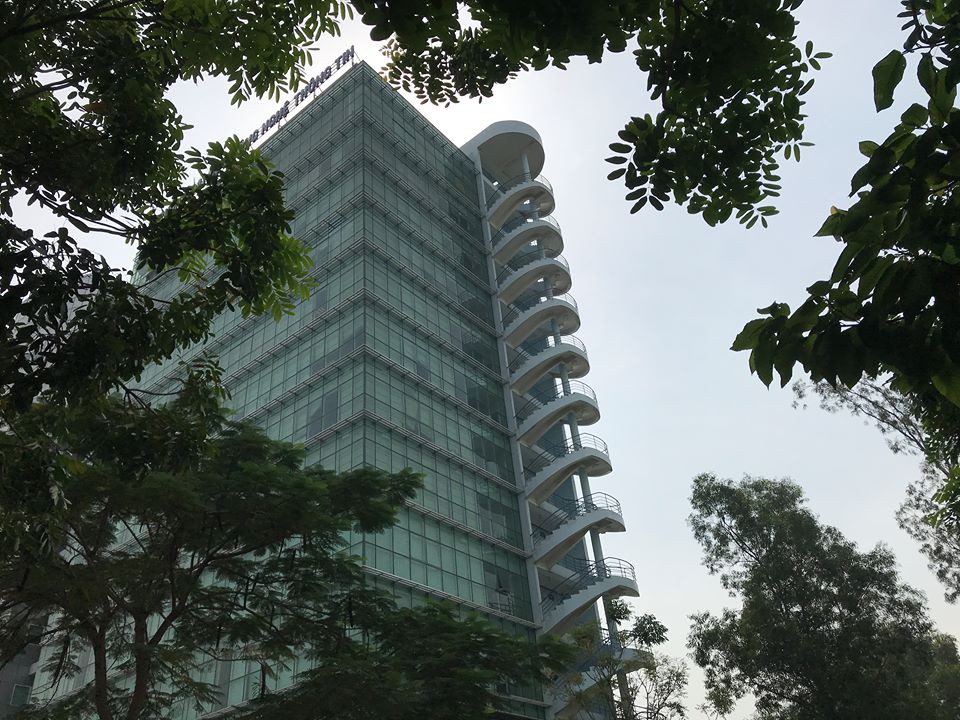 Điều tra vụ nam sinh nhảy lầu tại trường đại học ở Thủ Đức
