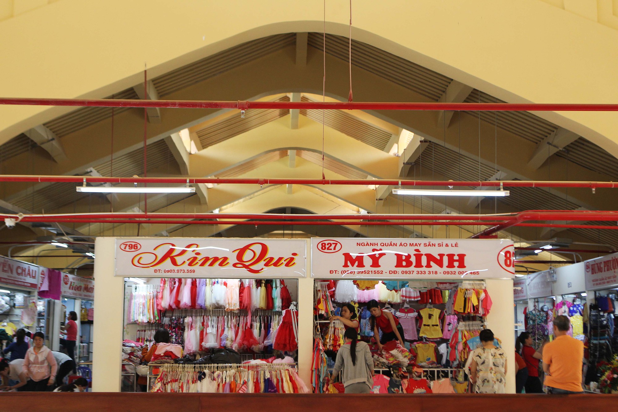 Ng&ocirc;i chợ gần 100 tuổi ở TP HCM ch&iacute;nh thức mở cửa trở lại - Ảnh 11.