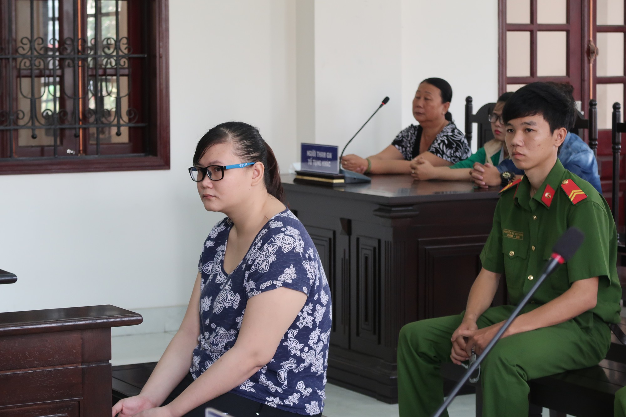 Vụ hành hạ trẻ ở Bình Chánh: Nghe tuyên án, bảo mẫu ngã quỵ trước tòa