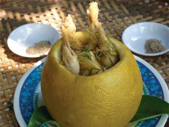 G&agrave; hấp bưởi m&oacute;n ăn &ldquo;c&oacute; một kh&ocirc;ng hai&rdquo;  - Ảnh 2.