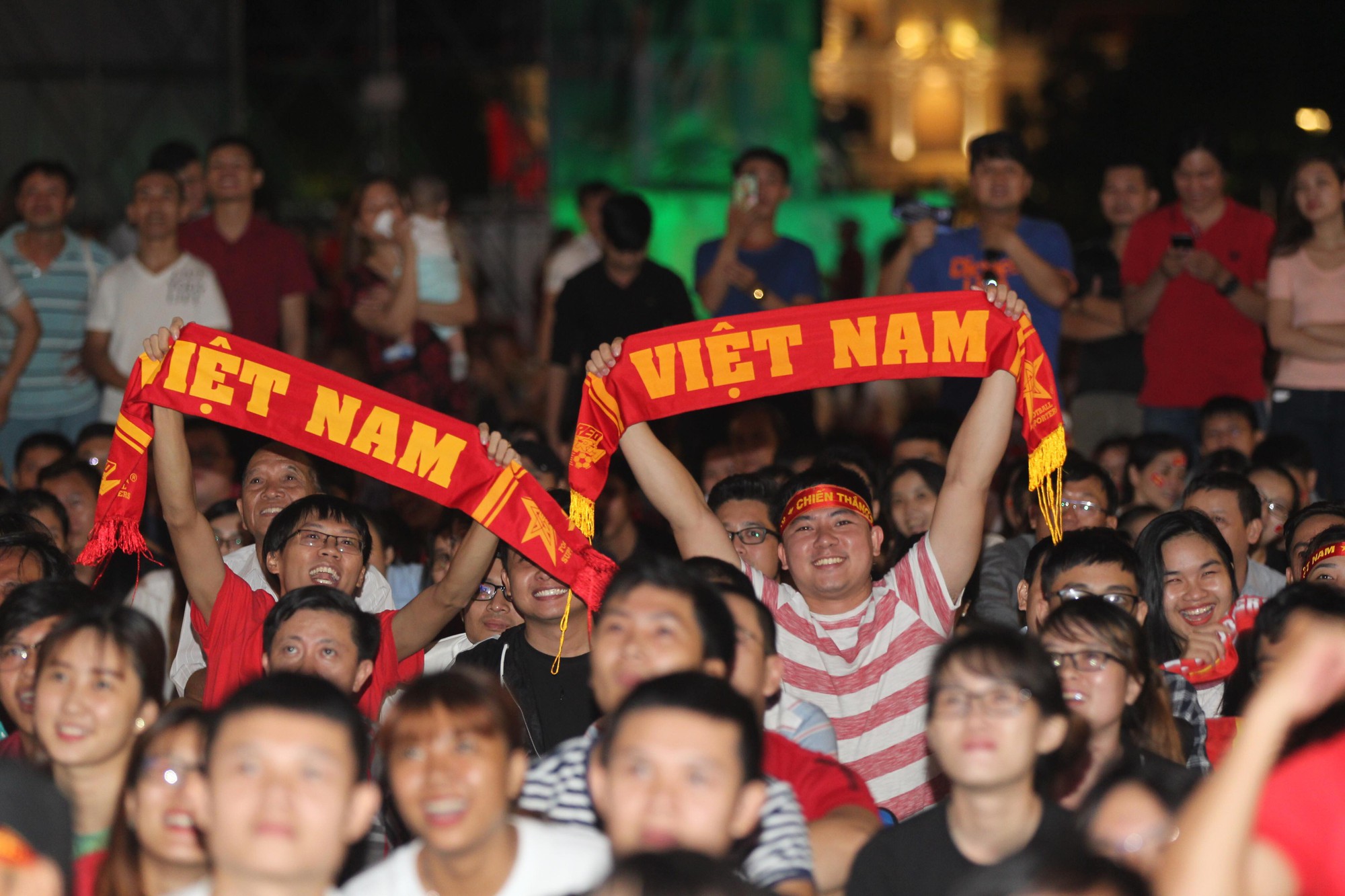 Clip Việt Nam - Malaysia 2-0: Chiến c&ocirc;ng trọn vẹn cho chủ nh&agrave; - Ảnh 4.