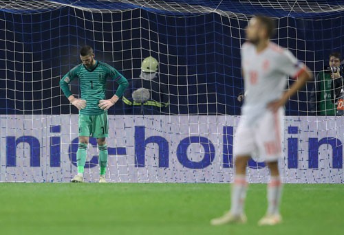 CĐV, báo chí Tây Ban Nha đòi loại De Gea - Ảnh 1.