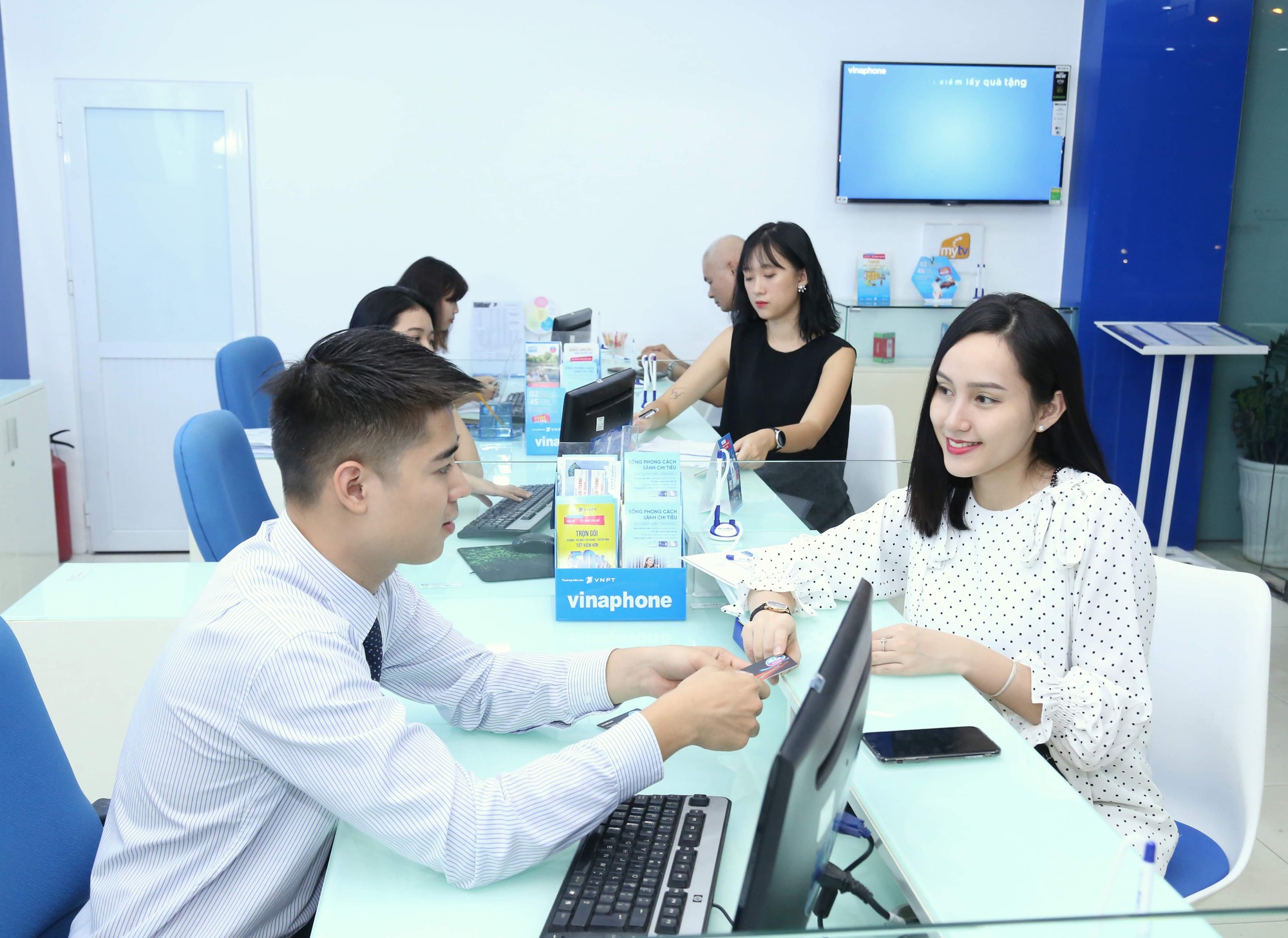 Cước chuyển mạng đến VinaPhone chỉ 15.000 đồng