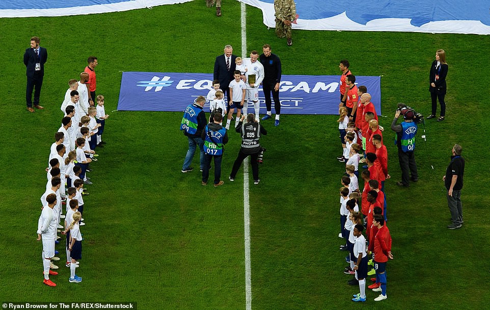 Rooney đá trận giã từ, tuyển Anh nhẹ nhàng thắng Mỹ - Ảnh 2.