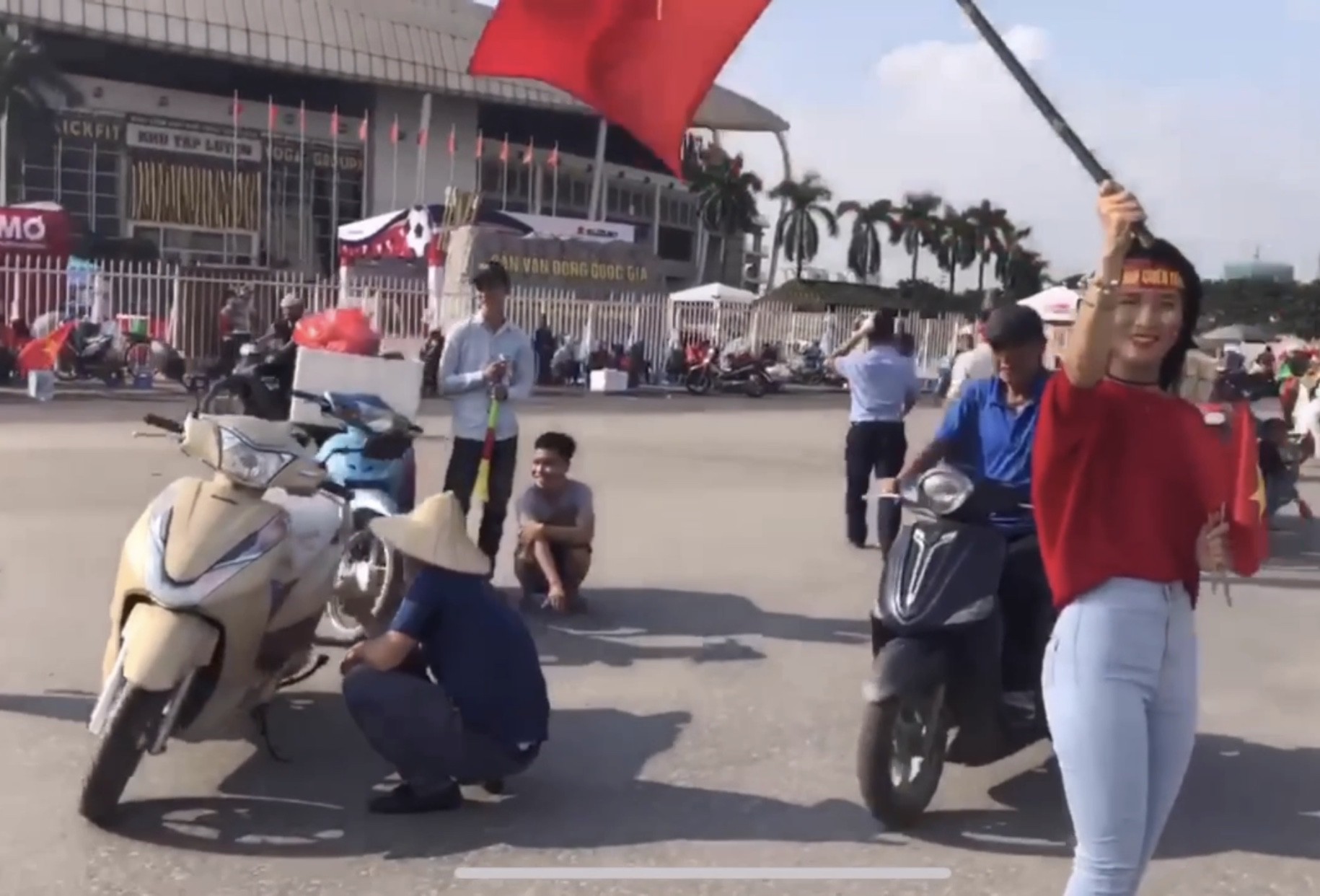 Trước giờ diễn ra trận Việt Nam - Malaysia: Không khí ngày càng nóng