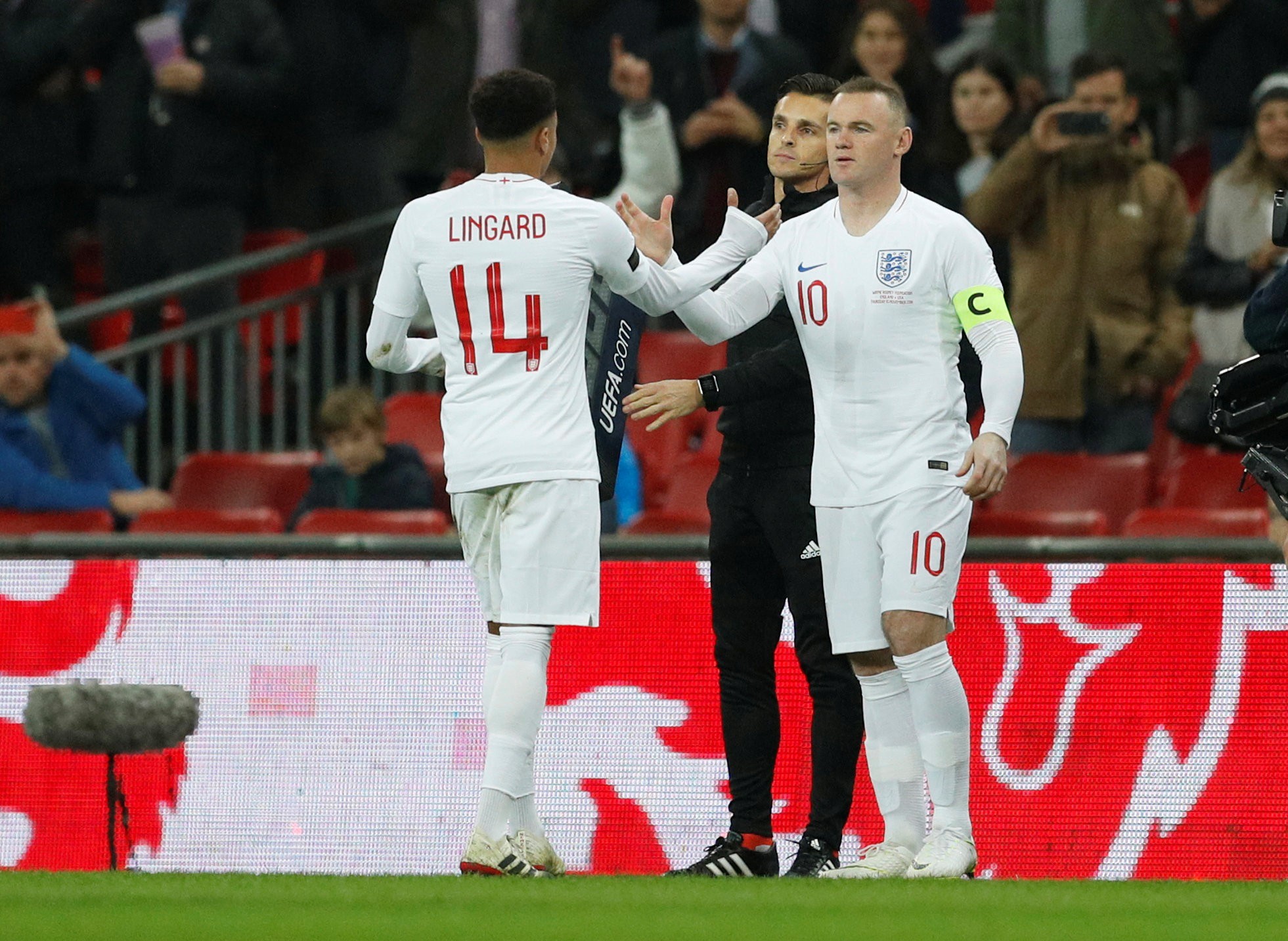 Rooney đá trận giã từ, tuyển Anh nhẹ nhàng thắng Mỹ
