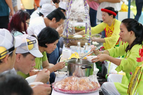 Ẩm thực gắn kết người lao động