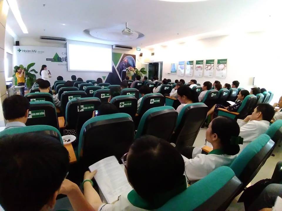 Gặp người thân đột quỵ, bạn làm gì để khỏi bấn loạn?